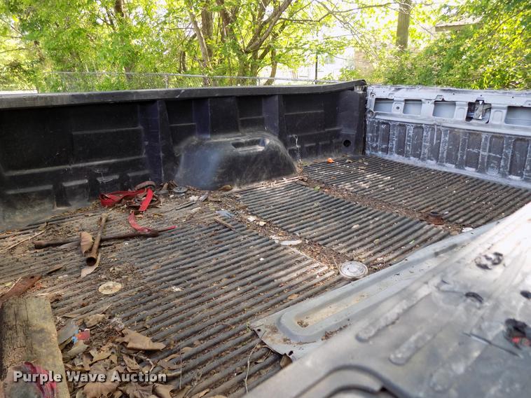 image for item DA6073 2003 Ford F250 Super Duty SuperCab pickup truck