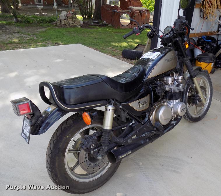 image for item DA6074 1983 Kawasaki Spectre KZ750 motorcycle