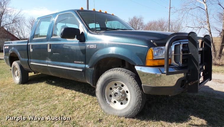 image for item DA7490 1999 Ford F250 Super Duty Crew Cab pickup truck