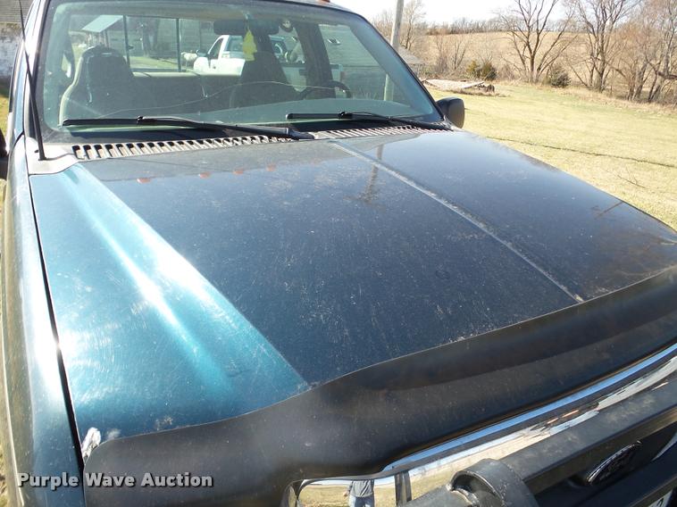 image for item DA7490 1999 Ford F250 Super Duty Crew Cab pickup truck