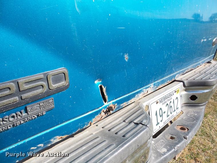image for item DA7490 1999 Ford F250 Super Duty Crew Cab pickup truck