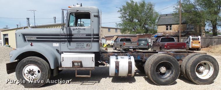 image for item DA7805 1974 Kenworth truck chassis