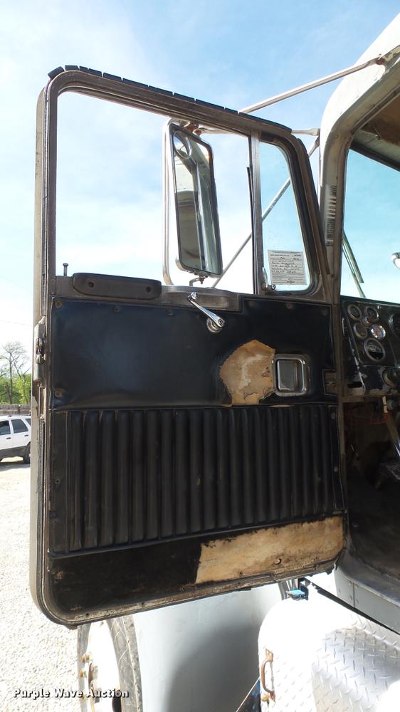 image for item DA7805 1974 Kenworth truck chassis