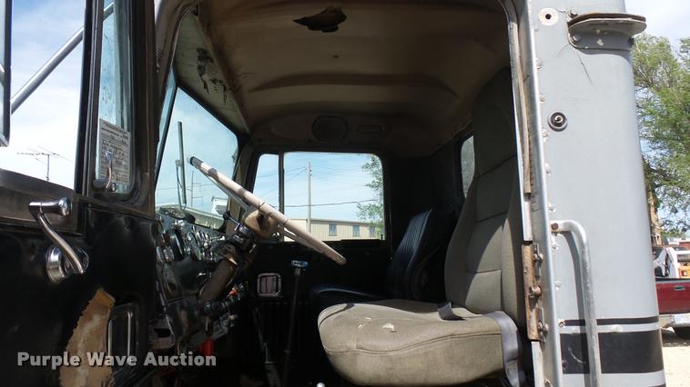 image for item DA7805 1974 Kenworth truck chassis