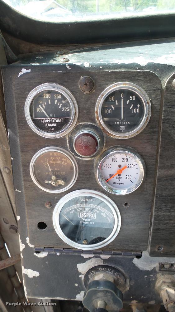 image for item DA7805 1974 Kenworth truck chassis