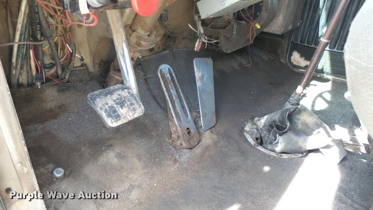 image for item DA7805 1974 Kenworth truck chassis