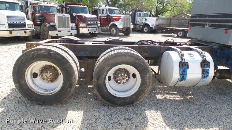 image for item DA7805 1974 Kenworth truck chassis