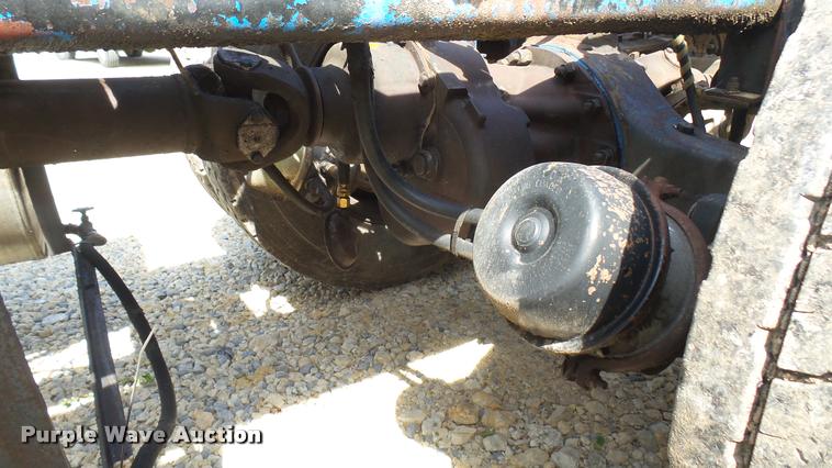 image for item DA7805 1974 Kenworth truck chassis