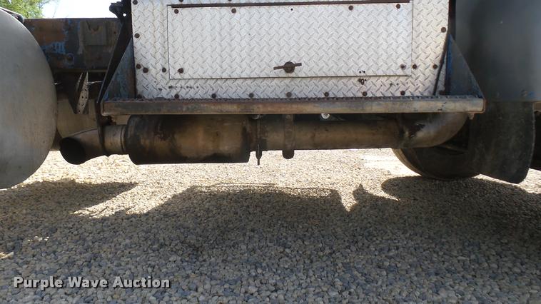 image for item DA7805 1974 Kenworth truck chassis