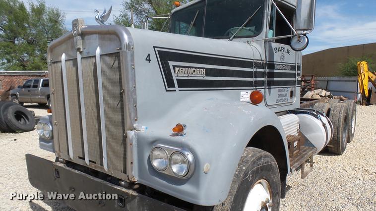 image for item DA7805 1974 Kenworth truck chassis