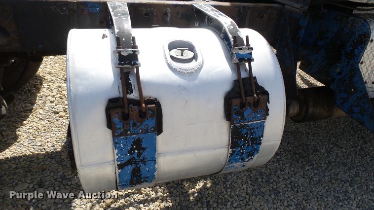 image for item DA7805 1974 Kenworth truck chassis