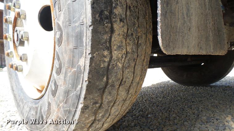 image for item DA7805 1974 Kenworth truck chassis