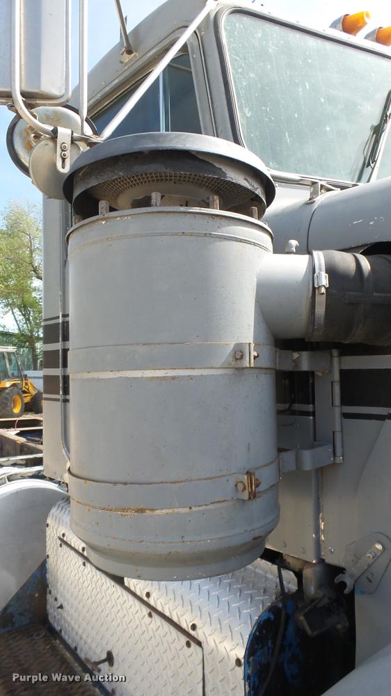 image for item DA7805 1974 Kenworth truck chassis