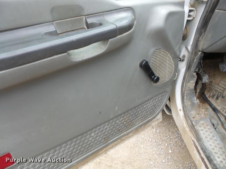 image for item DA8053 2002 Ford F450 Super Duty service truck