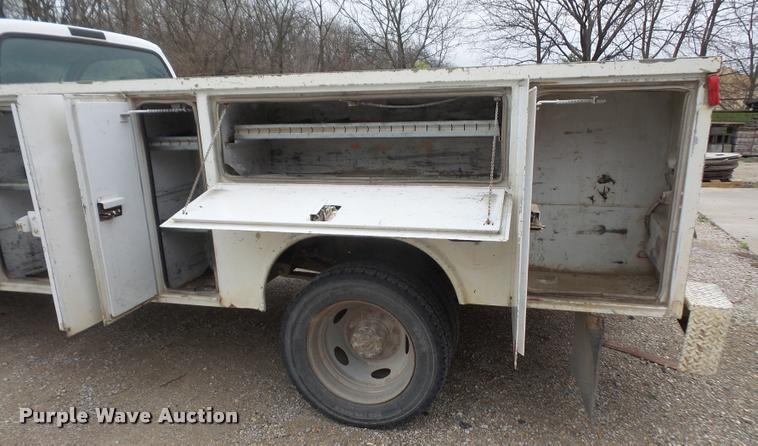 image for item DA8053 2002 Ford F450 Super Duty service truck