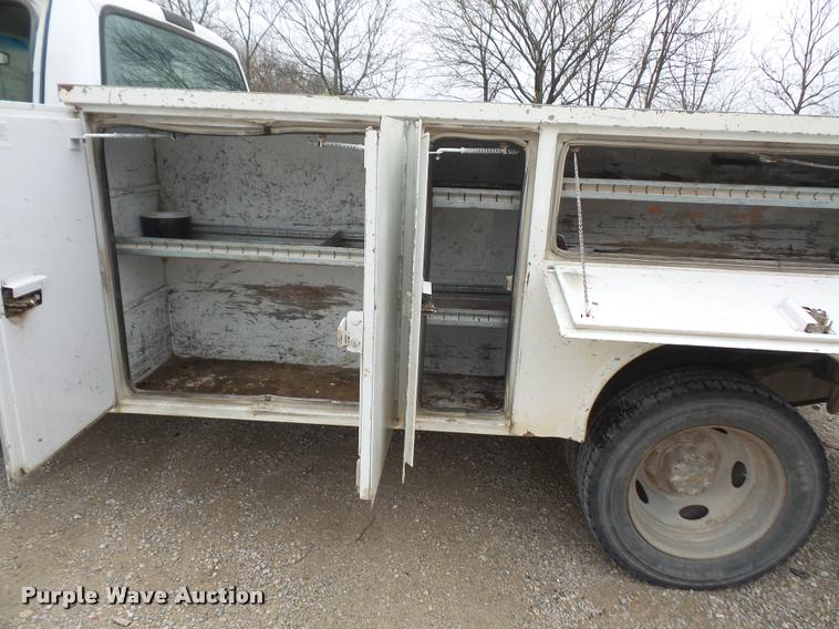 image for item DA8053 2002 Ford F450 Super Duty service truck