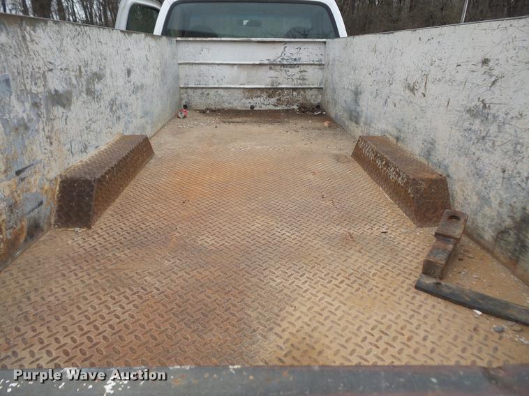 image for item DA8053 2002 Ford F450 Super Duty service truck
