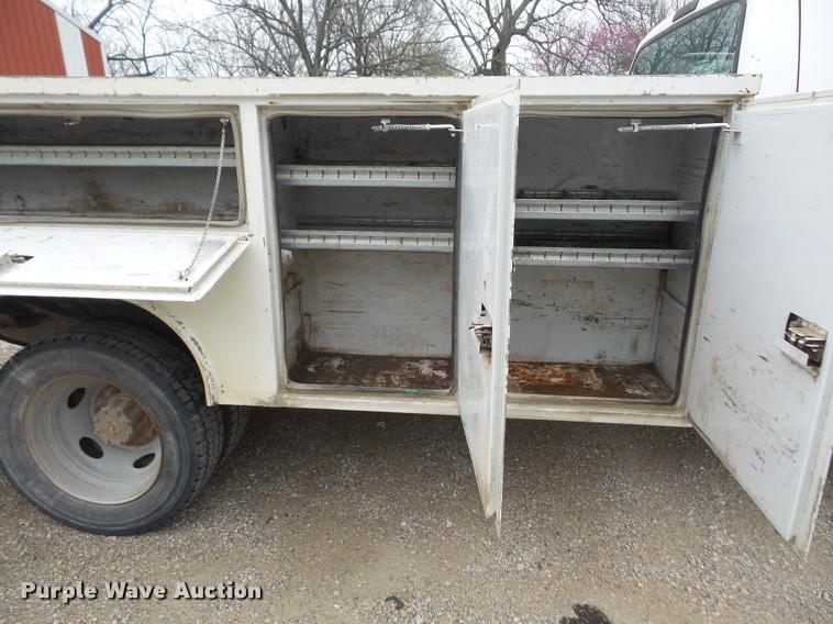 image for item DA8053 2002 Ford F450 Super Duty service truck