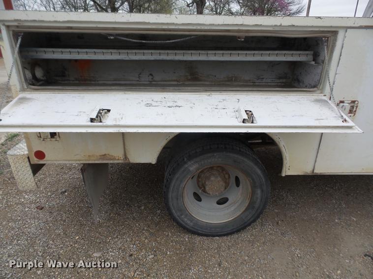 image for item DA8053 2002 Ford F450 Super Duty service truck