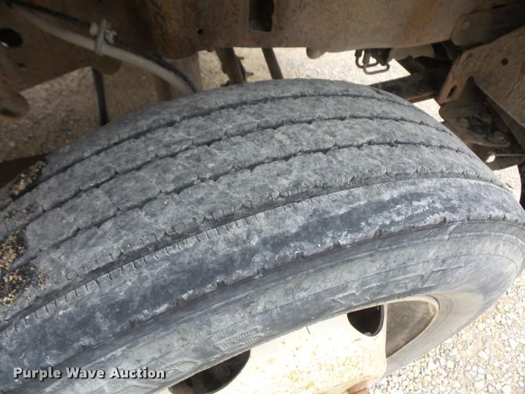 image for item DA8053 2002 Ford F450 Super Duty service truck