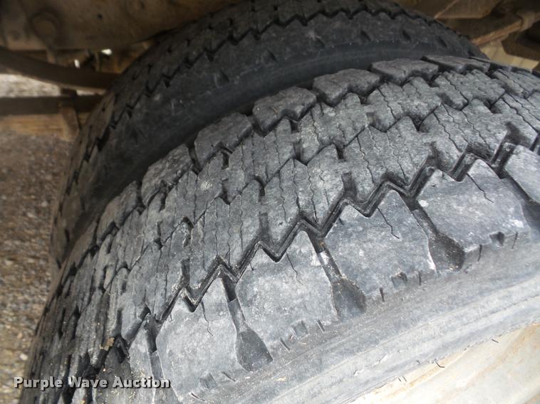 image for item DA8053 2002 Ford F450 Super Duty service truck