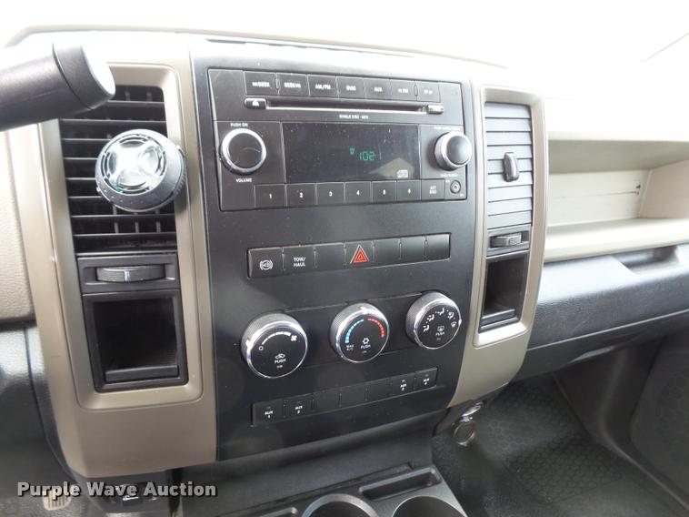 image for item DA8079 2011 Dodge Ram 4500 Crew Cab flatbed truck