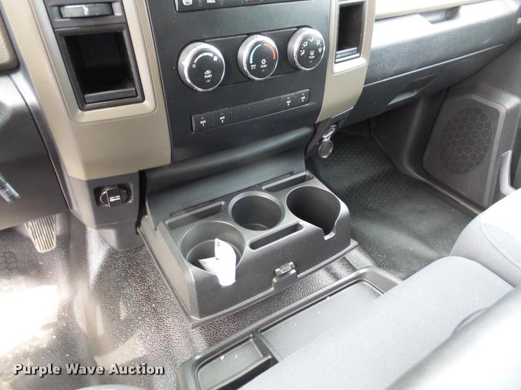 image for item DA8079 2011 Dodge Ram 4500 Crew Cab flatbed truck