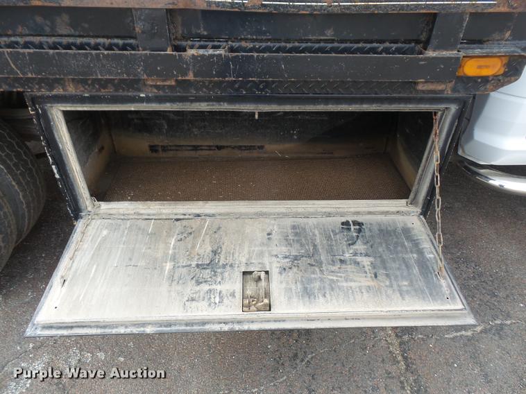 image for item DA8079 2011 Dodge Ram 4500 Crew Cab flatbed truck