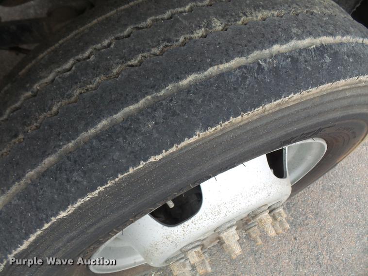 image for item DA8079 2011 Dodge Ram 4500 Crew Cab flatbed truck