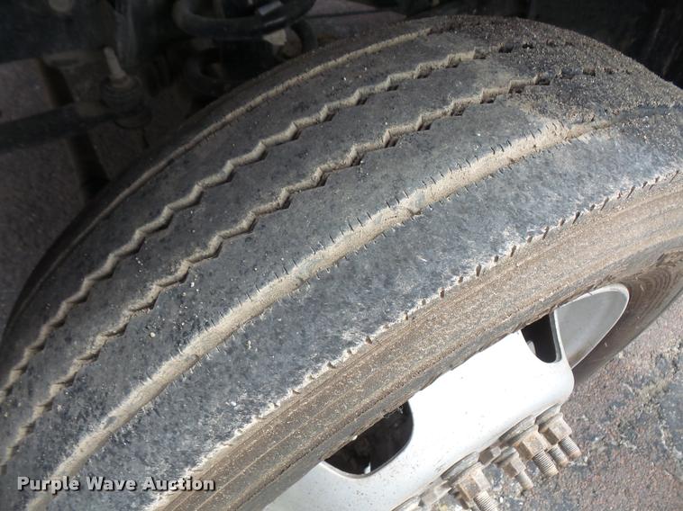 image for item DA8079 2011 Dodge Ram 4500 Crew Cab flatbed truck