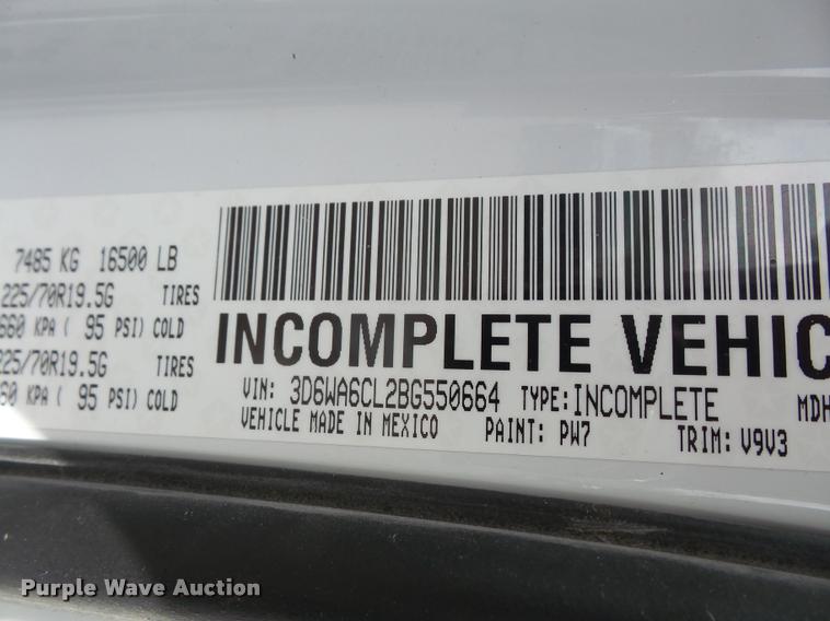 image for item DA8079 2011 Dodge Ram 4500 Crew Cab flatbed truck