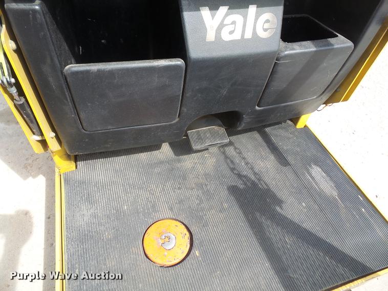 image for item DA8103 Yale C826N01833X forklift