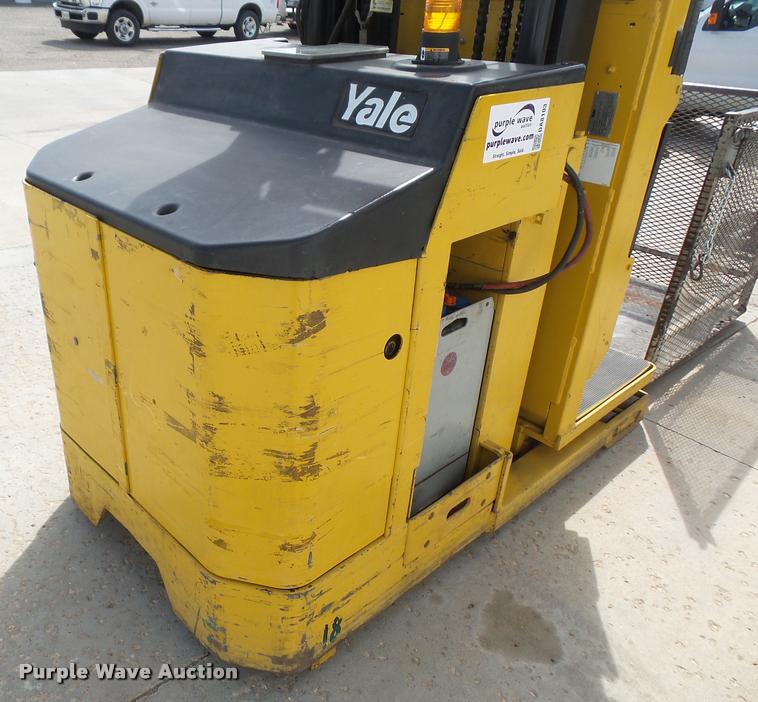 image for item DA8103 Yale C826N01833X forklift