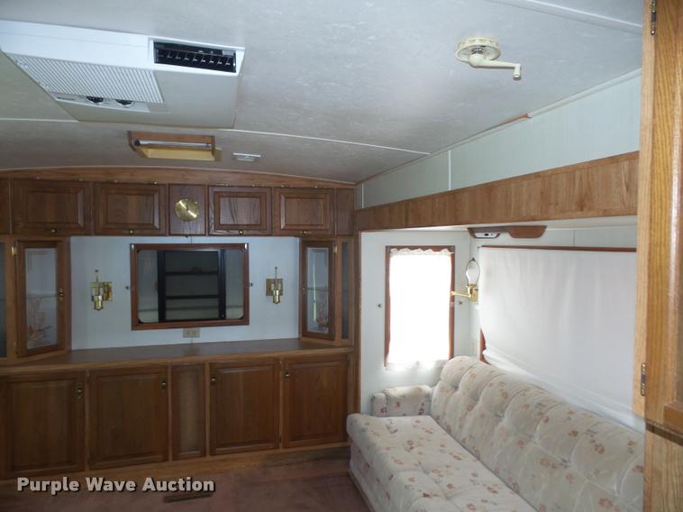 image for item DA8124 1991 Carriage camper