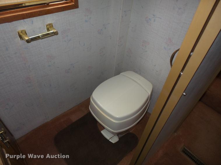 image for item DA8124 1991 Carriage camper