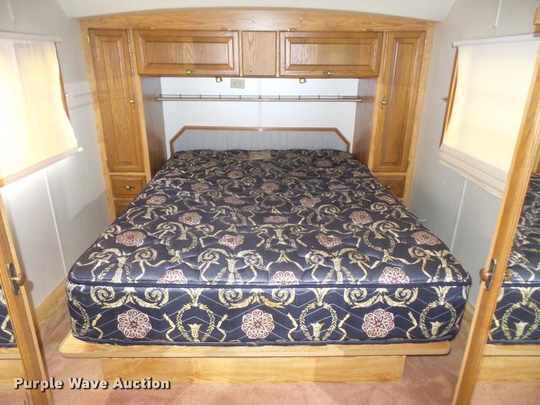 image for item DA8124 1991 Carriage camper