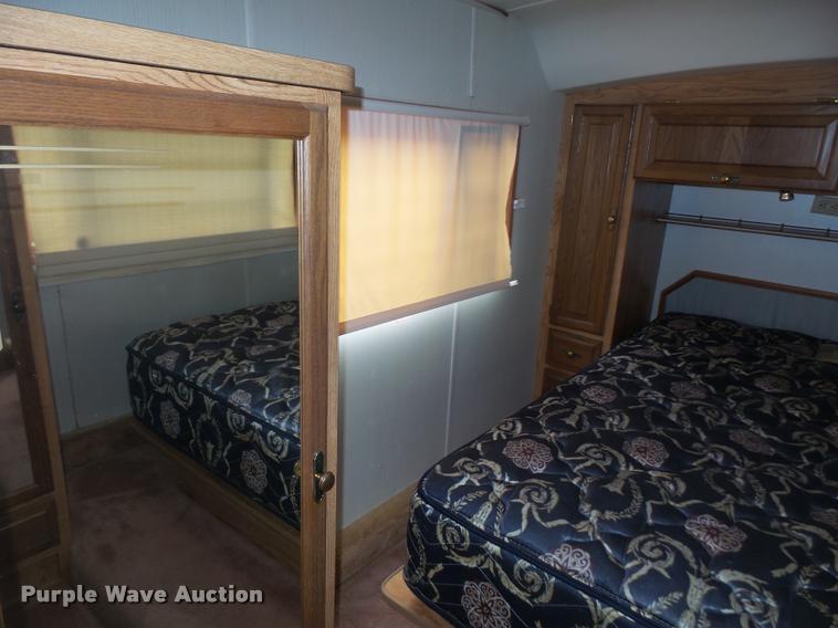 image for item DA8124 1991 Carriage camper