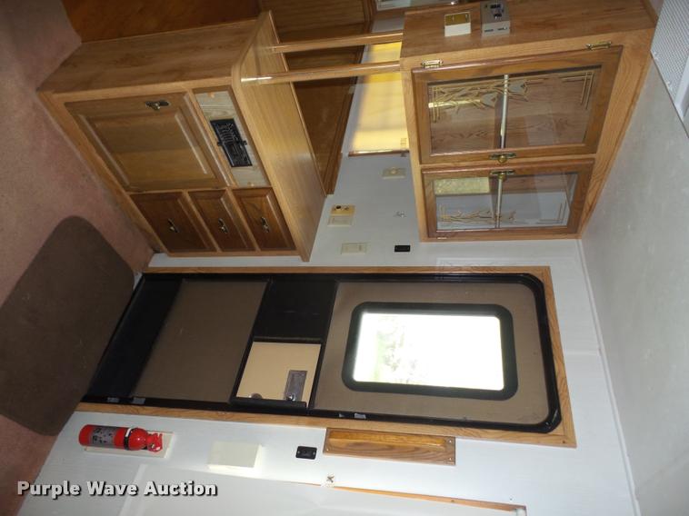image for item DA8124 1991 Carriage camper