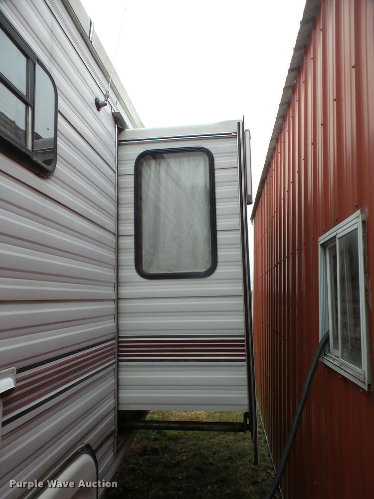 image for item DA8124 1991 Carriage camper