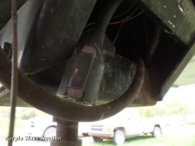 image for item DA8124 1991 Carriage camper