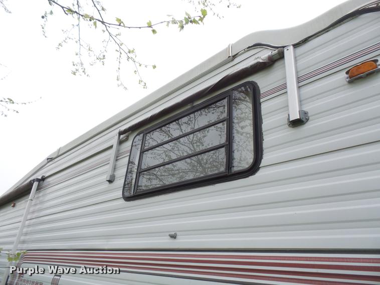 image for item DA8124 1991 Carriage camper