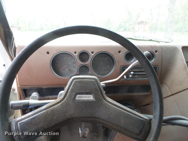 image for item DA8132 1991 Chevrolet G30 school bus