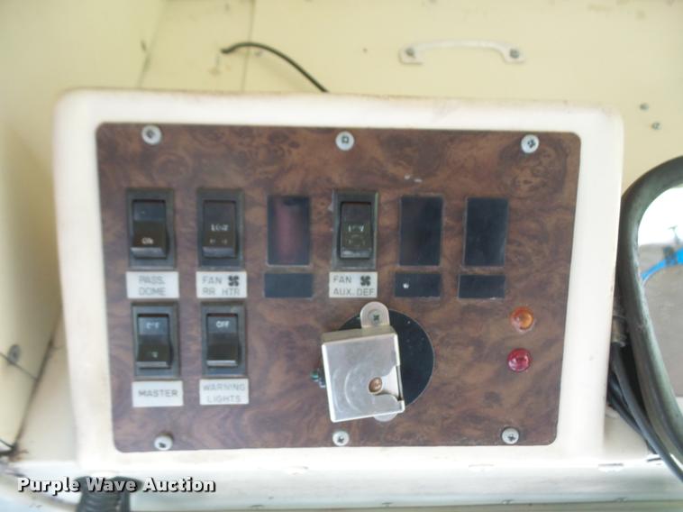 image for item DA8132 1991 Chevrolet G30 school bus