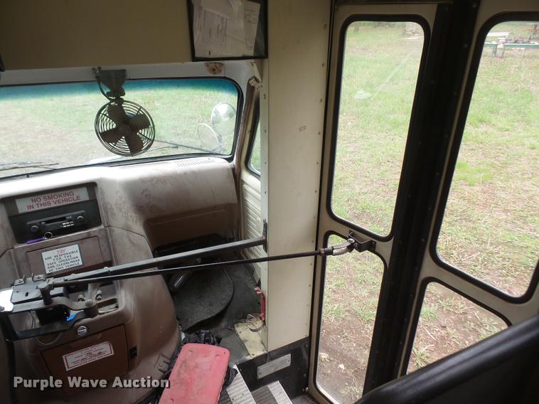 image for item DA8132 1991 Chevrolet G30 school bus