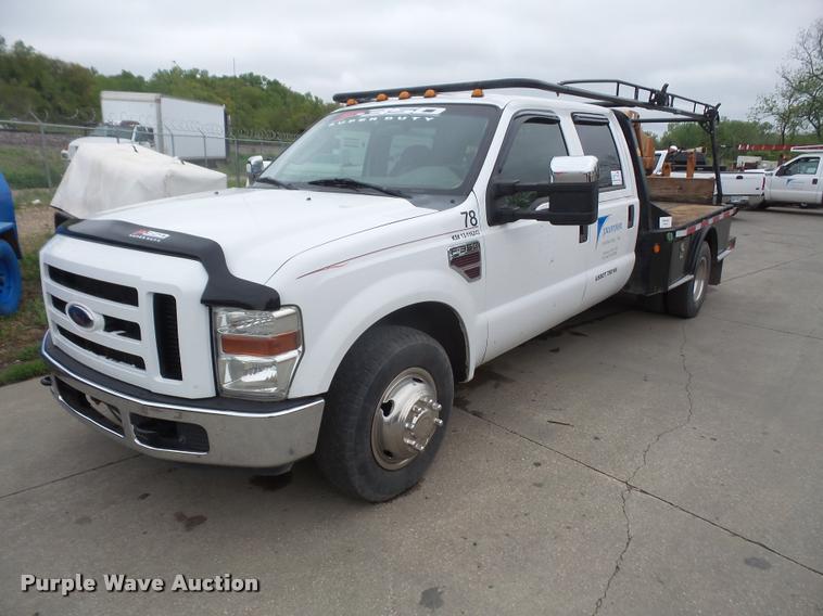 image for item DA8138 2008 Ford F350 Super Duty Crew Cab flatbed pickup truck