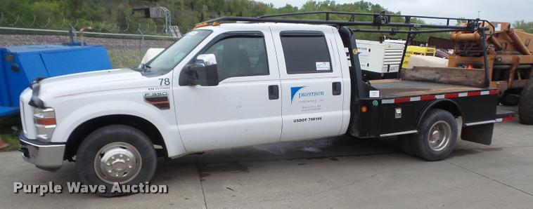 image for item DA8138 2008 Ford F350 Super Duty Crew Cab flatbed pickup truck