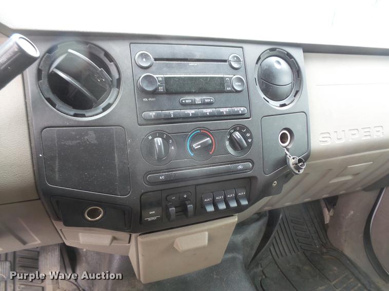 image for item DA8138 2008 Ford F350 Super Duty Crew Cab flatbed pickup truck