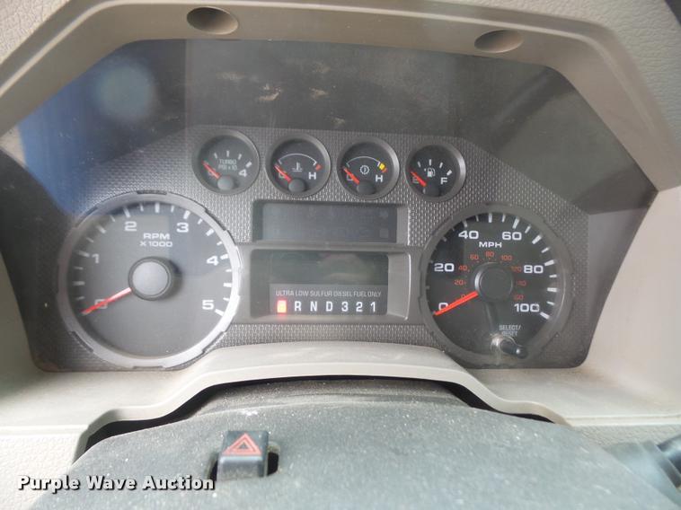 image for item DA8138 2008 Ford F350 Super Duty Crew Cab flatbed pickup truck