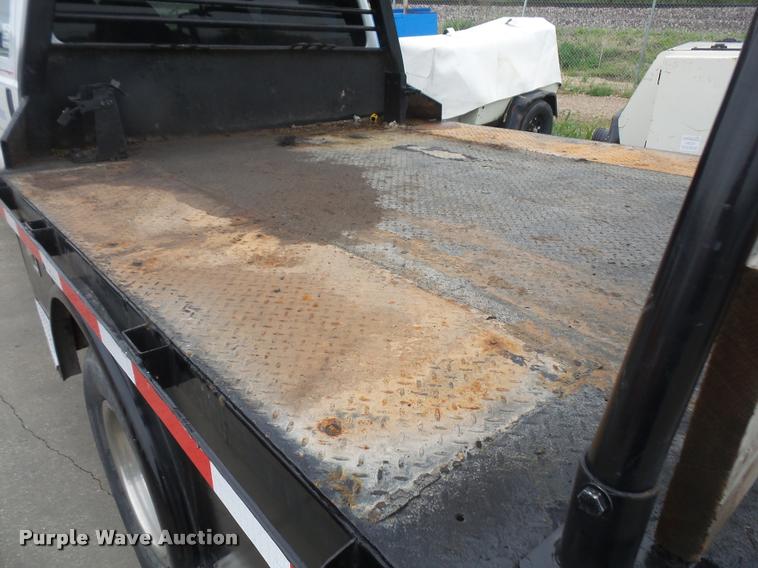 image for item DA8138 2008 Ford F350 Super Duty Crew Cab flatbed pickup truck