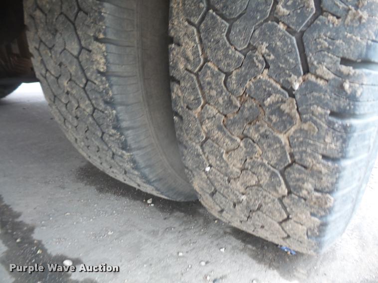 image for item DA8138 2008 Ford F350 Super Duty Crew Cab flatbed pickup truck